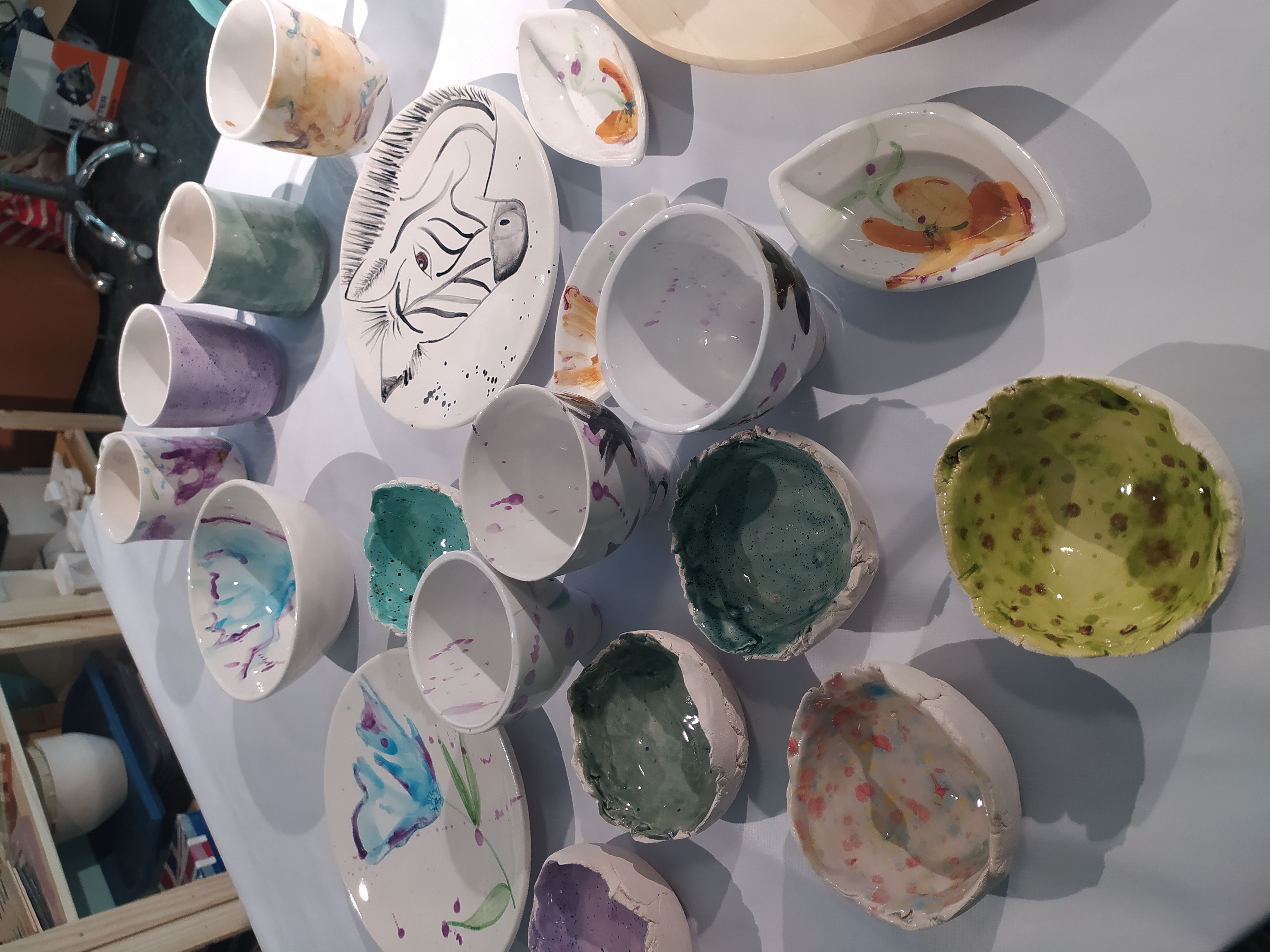 Piezas del primer horno del taller AIRA Cerámica